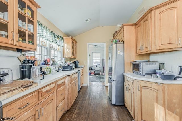 302 Oak Ridge Rd, West Milford Twp., NJ 07438