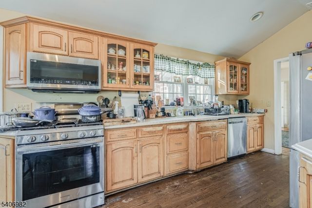 302 Oak Ridge Rd, West Milford Twp., NJ 07438