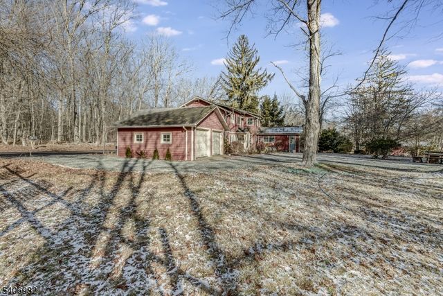 302 Oak Ridge Rd, West Milford Twp., NJ 07438