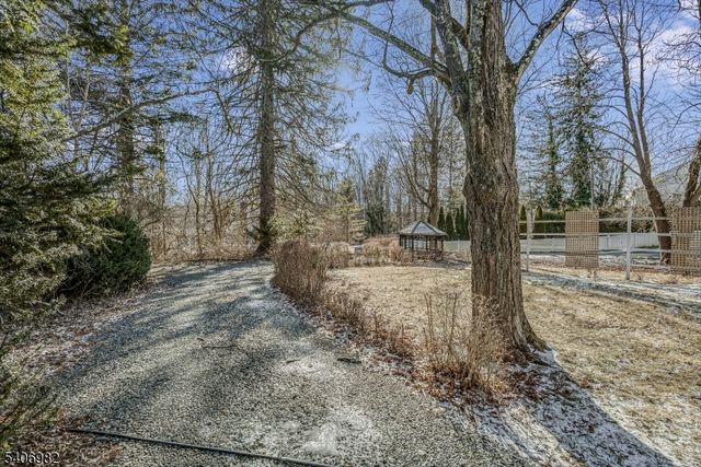 302 Oak Ridge Rd, West Milford Twp., NJ 07438