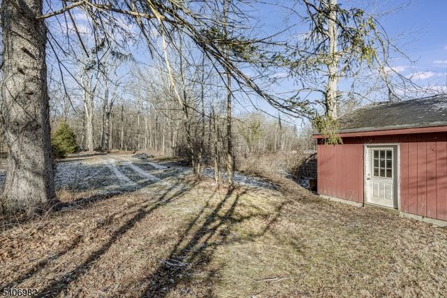 302 Oak Ridge Rd, West Milford Twp., NJ 07438