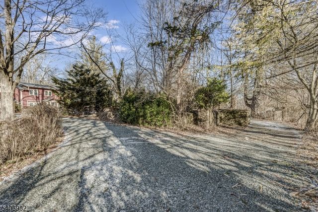 302 Oak Ridge Rd, West Milford Twp., NJ 07438