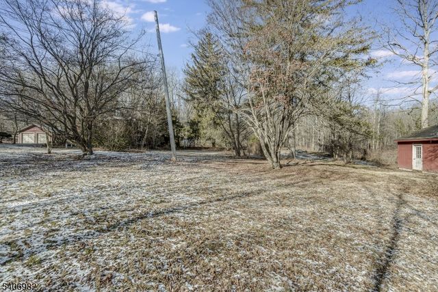 302 Oak Ridge Rd, West Milford Twp., NJ 07438