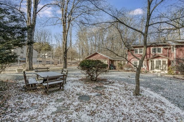 302 Oak Ridge Rd, West Milford Twp., NJ 07438