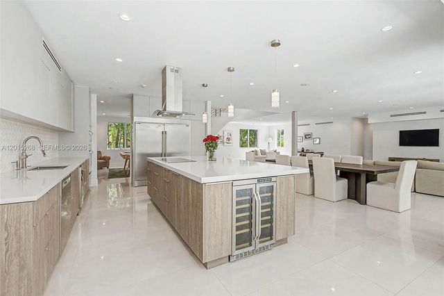 5790 SW 96th St, Pinecrest, FL 33156