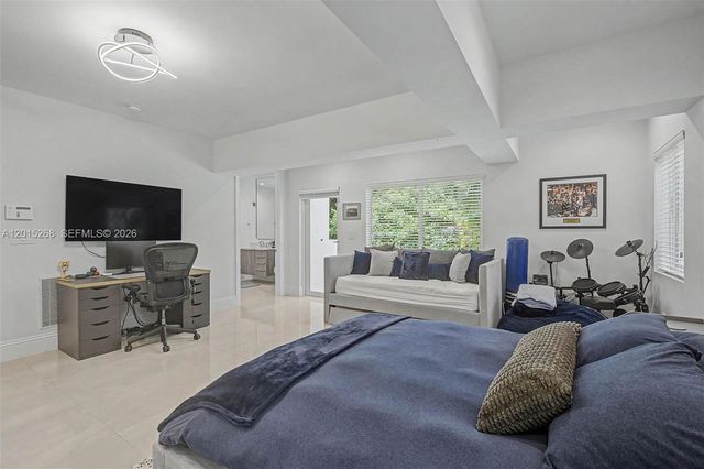 5790 SW 96th St, Pinecrest, FL 33156