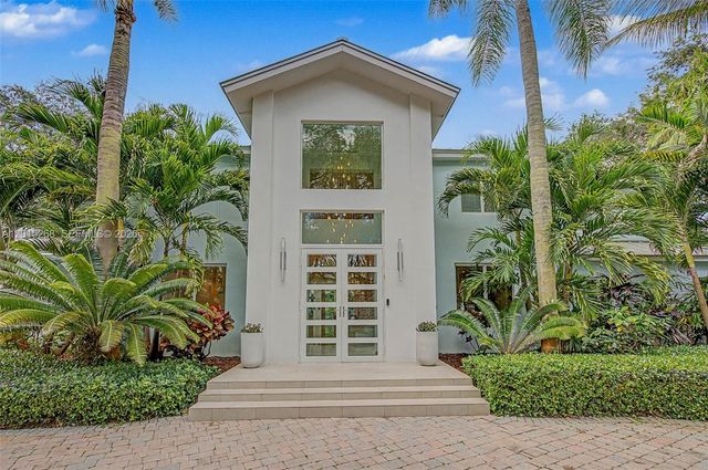 5790 SW 96th St, Pinecrest, FL 33156