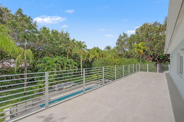 5790 SW 96th St, Pinecrest, FL 33156