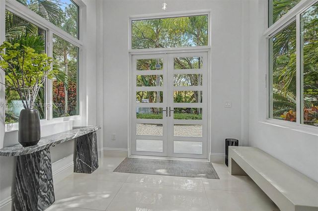 5790 SW 96th St, Pinecrest, FL 33156