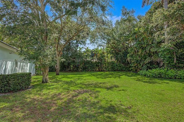 5790 SW 96th St, Pinecrest, FL 33156