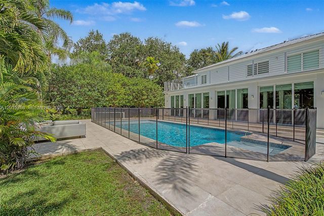 5790 SW 96th St, Pinecrest, FL 33156