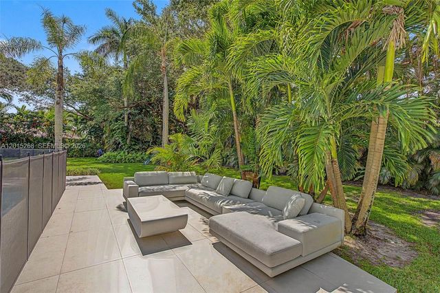 5790 SW 96th St, Pinecrest, FL 33156