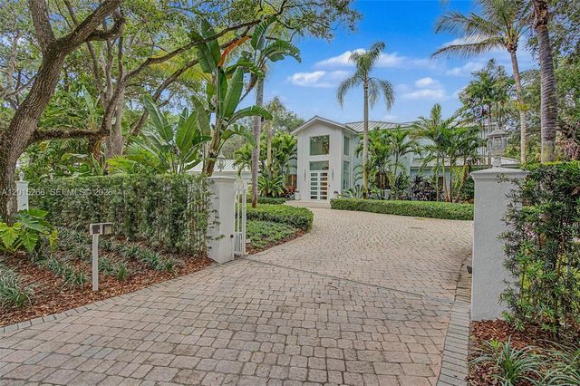 5790 SW 96th St, Pinecrest, FL 33156