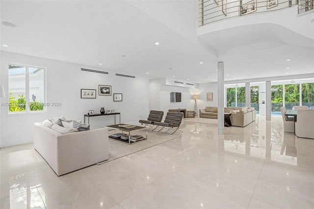 5790 SW 96th St, Pinecrest, FL 33156