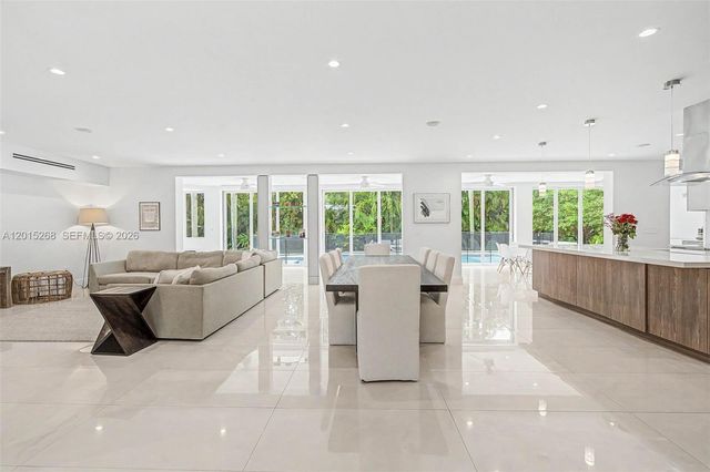 5790 SW 96th St, Pinecrest, FL 33156