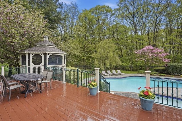 285 West Street, Northborough, MA 01532