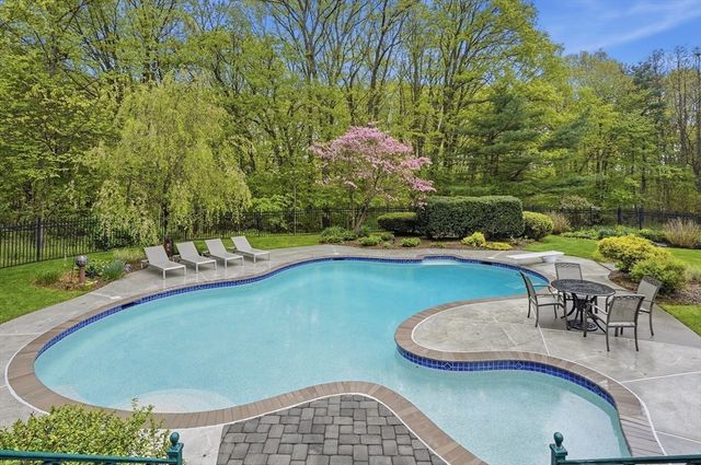 285 West Street, Northborough, MA 01532