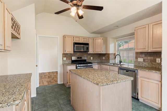 6018 Madison Avenue, Rowlett, TX 75089