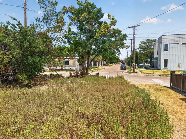 2823 Harston Street, Dallas, TX 75212