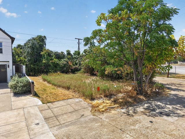 2823 Harston Street, Dallas, TX 75212