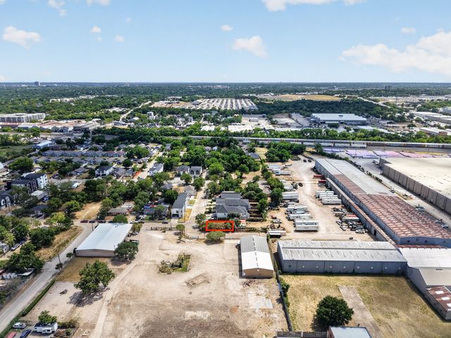 2823 Harston Street, Dallas, TX 75212