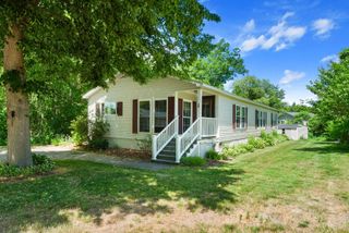 10 Aberdeen Drive, Stratham, NH 03885