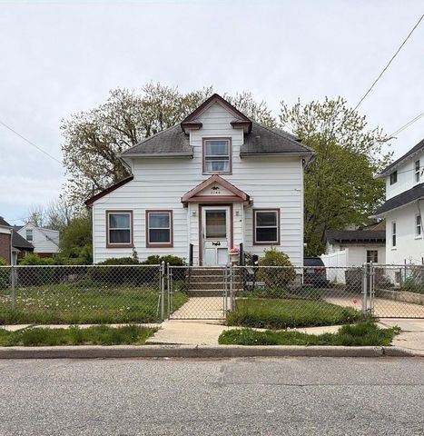 2746 Park Avenue, Baldwin, NY 11510