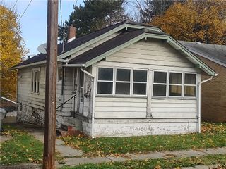 76 Summit Ave, Ellwood City, PA 16117