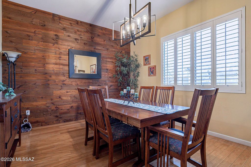 Image 10 of property listing at 8133 N High Branch Drive W, Tucson, AZ 85743