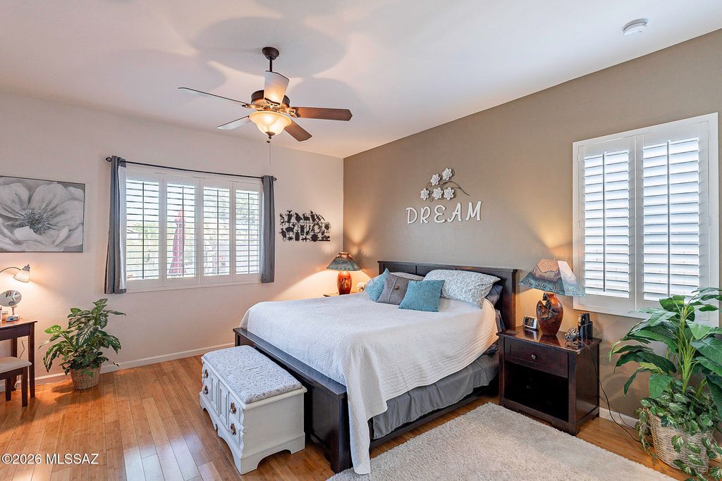 Image 13 of property listing at 8133 N High Branch Drive W, Tucson, AZ 85743