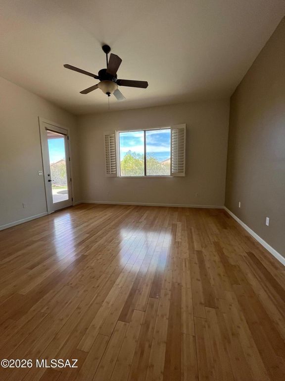 Image 14 of property listing at 8133 N High Branch Drive W, Tucson, AZ 85743