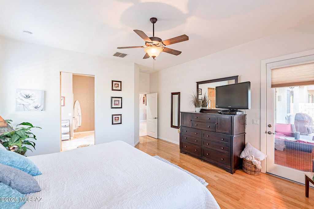 Image 15 of property listing at 8133 N High Branch Drive W, Tucson, AZ 85743