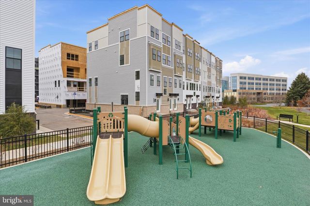 4768 SULLY POINT LN, Chantilly, VA 20151