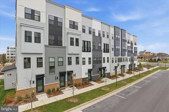 4768 SULLY POINT LN, Chantilly, VA 20151