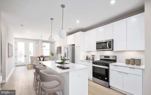 4768 SULLY POINT LN, Chantilly, VA 20151