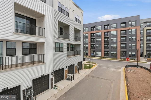 4768 SULLY POINT LN, Chantilly, VA 20151