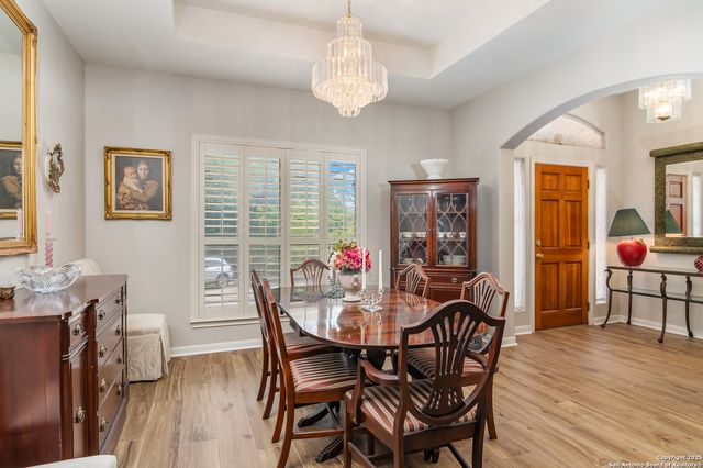 6 Oakwell Farms, San Antonio, TX 78218