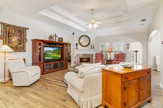 6 Oakwell Farms, San Antonio, TX 78218