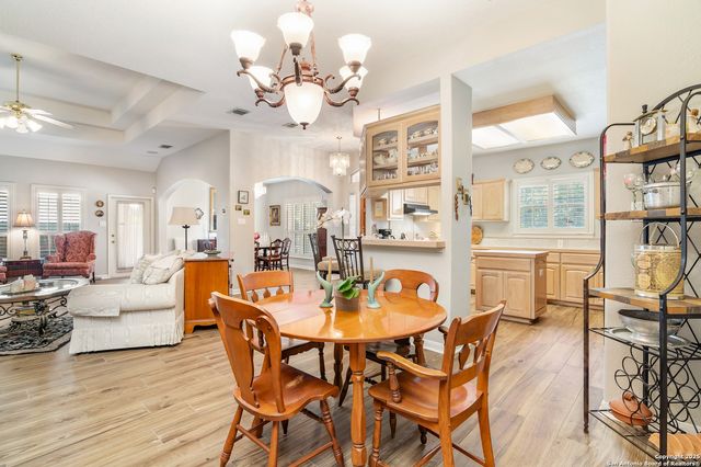 6 Oakwell Farms, San Antonio, TX 78218