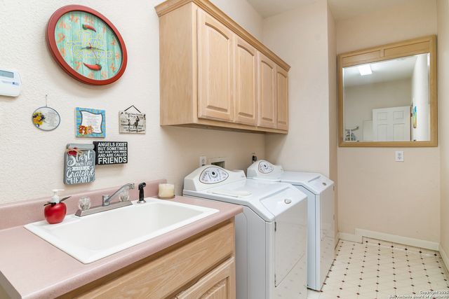 6 Oakwell Farms, San Antonio, TX 78218