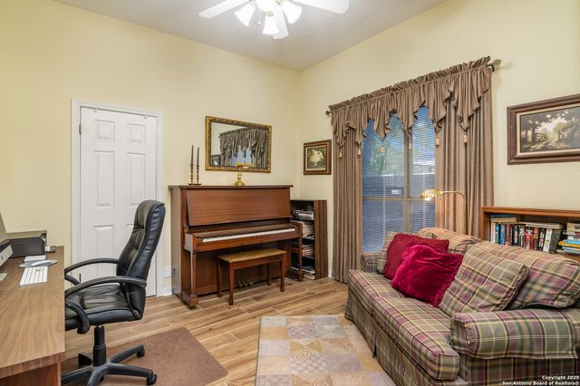 6 Oakwell Farms, San Antonio, TX 78218