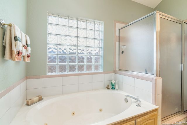 6 Oakwell Farms, San Antonio, TX 78218