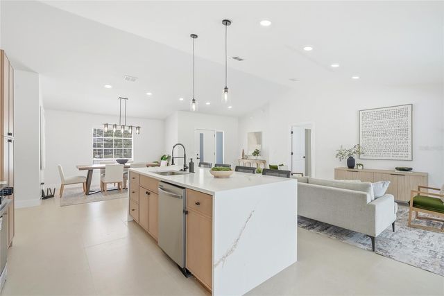 4916 32ND AVENUE DRIVE W, Bradenton, FL 34209