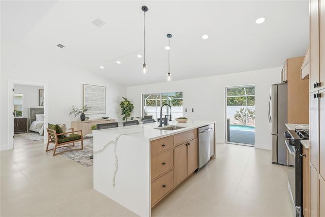 4916 32ND AVENUE DRIVE W, Bradenton, FL 34209