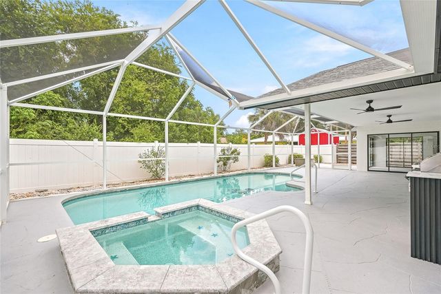 4916 32ND AVENUE DRIVE W, Bradenton, FL 34209