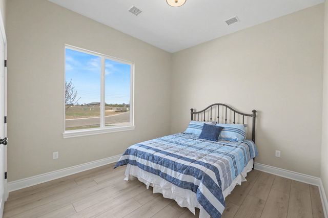 12077 E Pepperwood St, Wichita, KS 67226