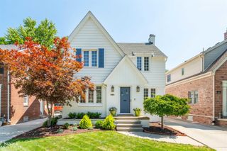 234 McKinley Avenue, Grosse Pointe Farms, MI 48236