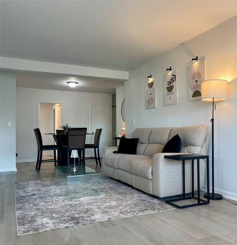 89-15 Parsons Boulevard 10M, Jamaica, NY 11432