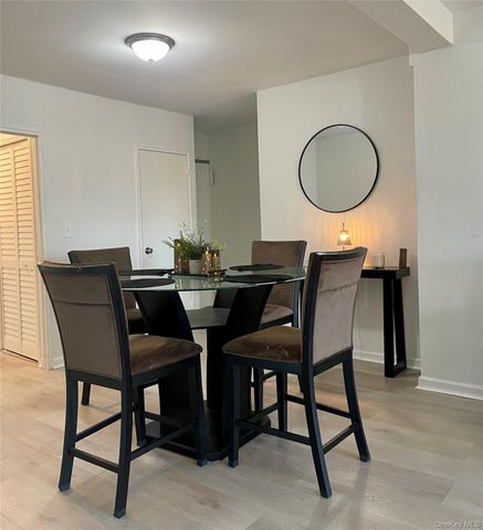 89-15 Parsons Boulevard 10M, Jamaica, NY 11432