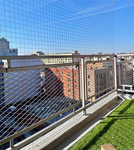 89-15 Parsons Boulevard 10M, Jamaica, NY 11432